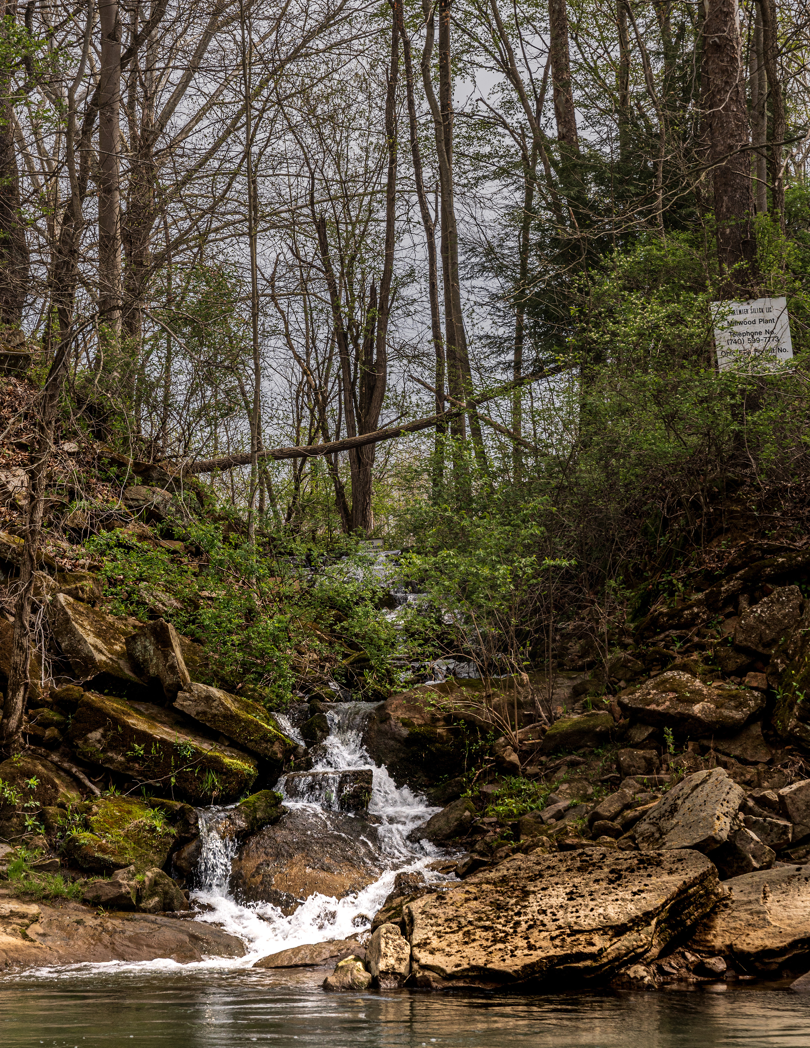 Landscape color photography sample feature depicting a waterfall in North Ohio